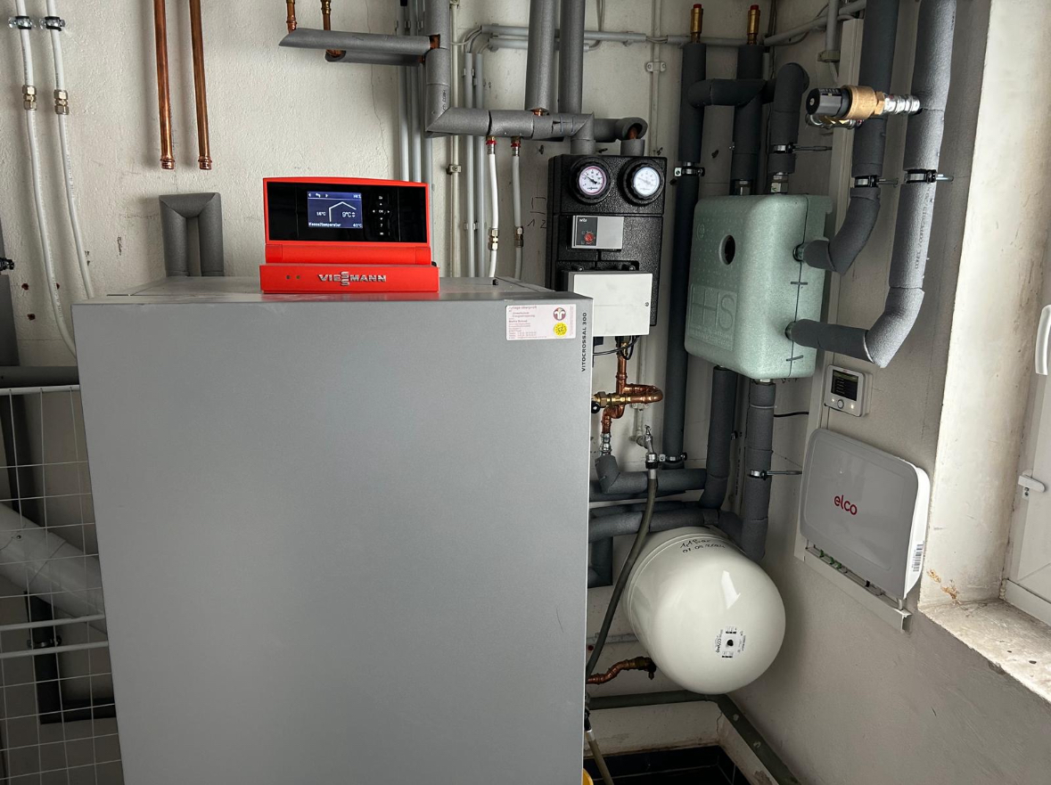 HHS-Box mit 23 Jahre alten Ölkessel